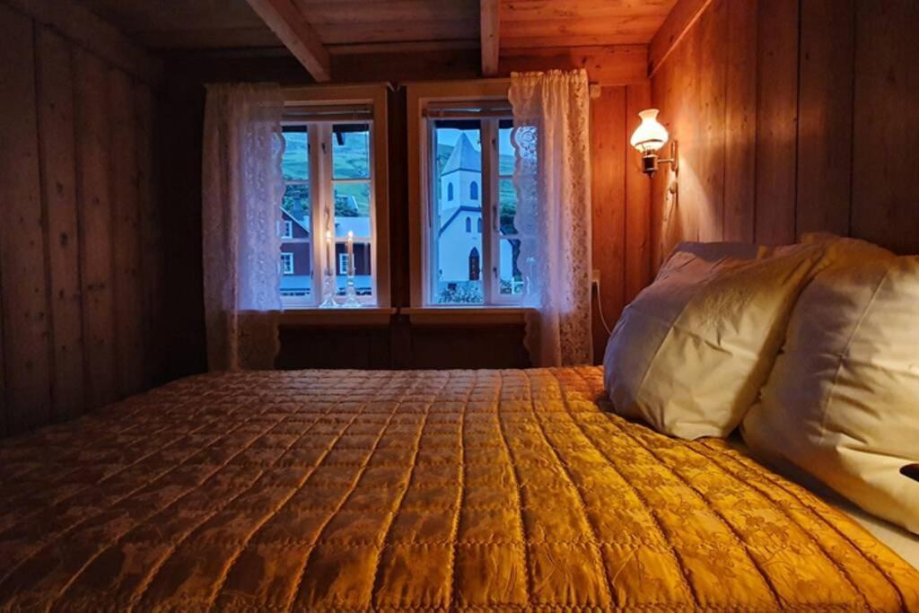 Charming And Authentic Heritage Retreat In Kvivik - Right Next To The River Экстерьер фото